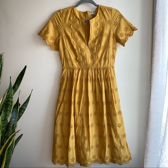 Madewell scalloped eyelet midi dress - Picture 2 of 5